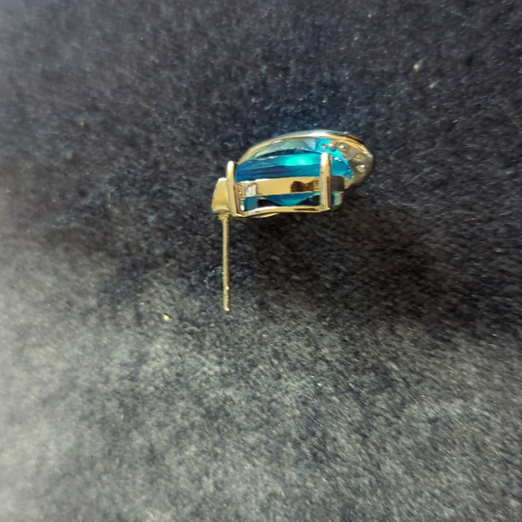 Elegant Steel and Blue Stone Jewelry Set - Picture 4 of 4